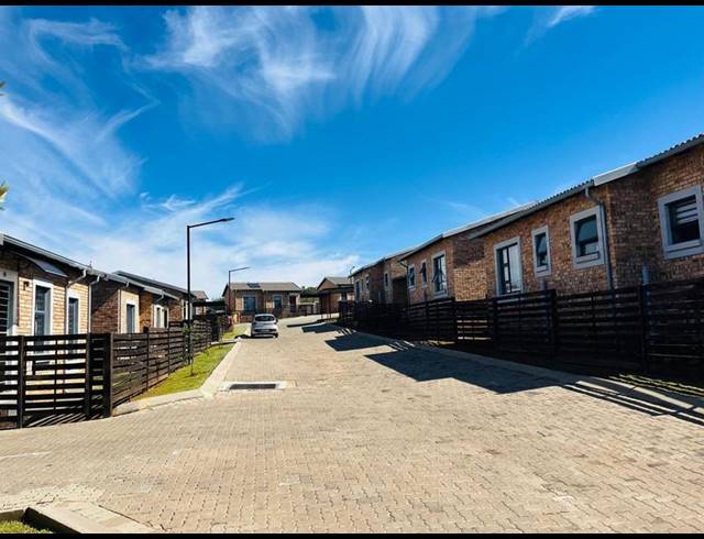 2 BEDROOM TOWNHOUSE FOR SALE IN GROBLERPARK